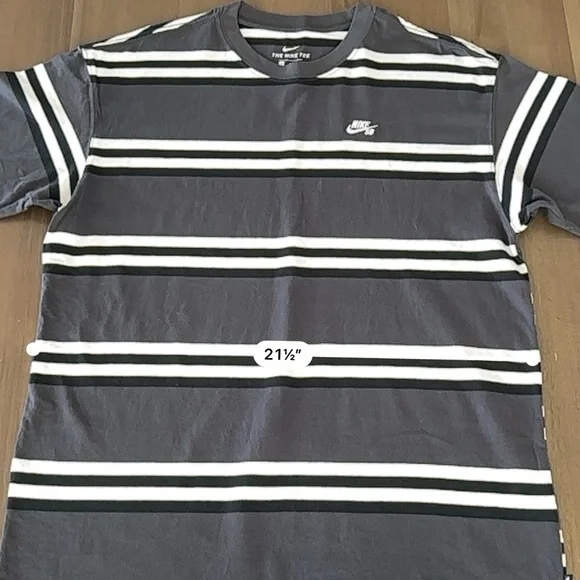 Men’s Nike SB loose fit shirt size medium - Picture 8 of 9